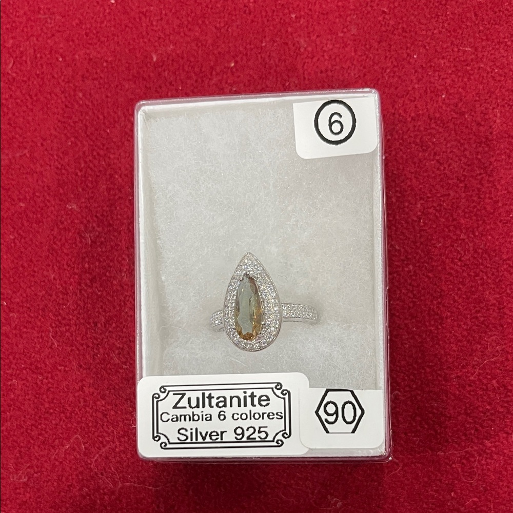 925 Silver Ring with Zultanite Color-Changing Gemstone